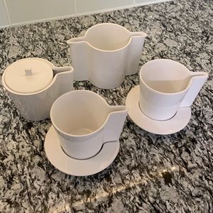 Bookan white tea set